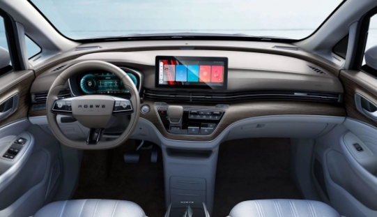 iMAX8EV开启新能源汽车时代，为用户带来别样体验感