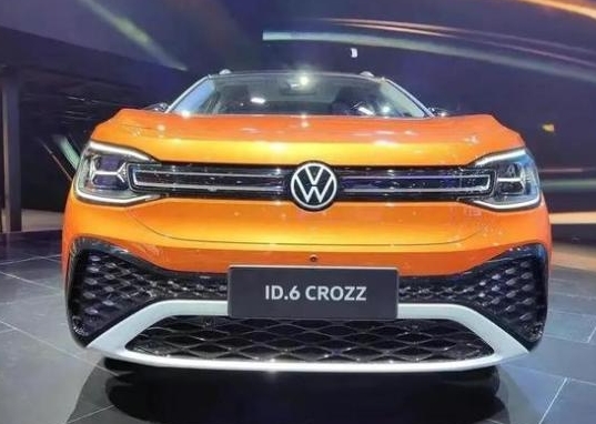 中型豪华电动汽车来了