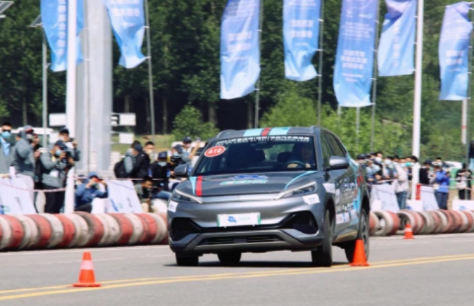 比亚迪海豚、元PLUS斩获环青海湖电动汽车挑战赛多项大奖！