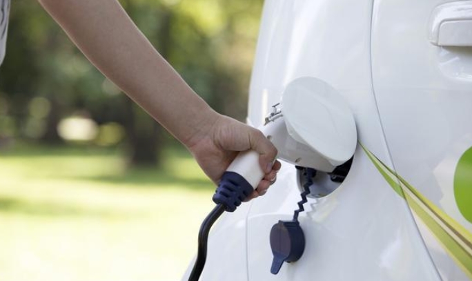 中国已成全球最大新能源汽车市场，今年前5月销售超200万辆