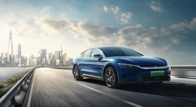 智能电动汽车竞争进入“下半场”，看比亚迪如何构建“护城河”？