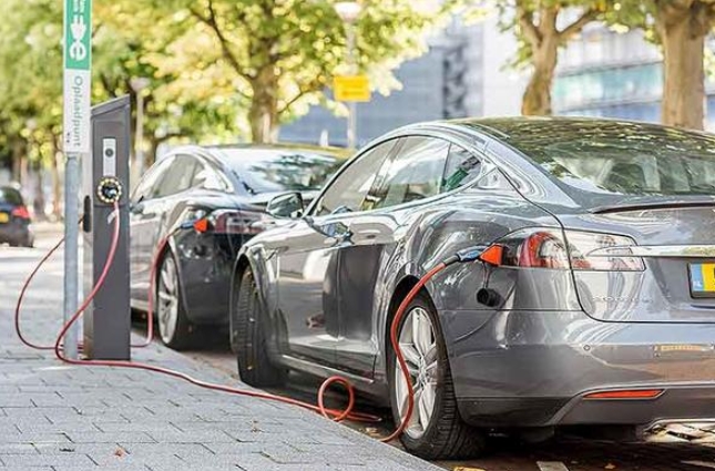法国拟推出电动汽车租赁补贴政策，每月100欧元即可租用