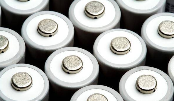 分析称，特斯拉能够确保其电动汽车和储能产品的电池供应