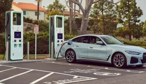加速电气化进程！美国宣布将在50个州建设电动汽车充电站