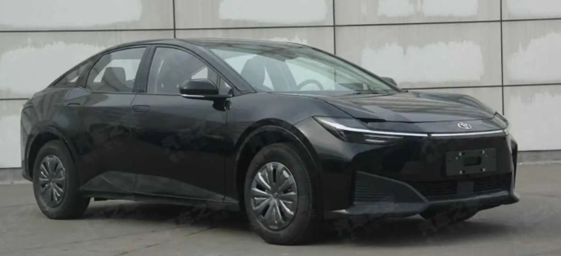 丰田bZ3泄露的图像显示了中国的新电动轿车