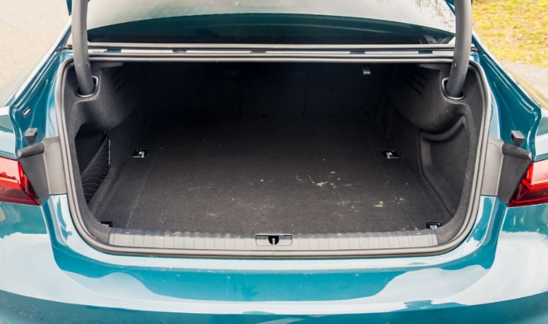 中国的奥迪A7L是基于轿车的掀背式轿车