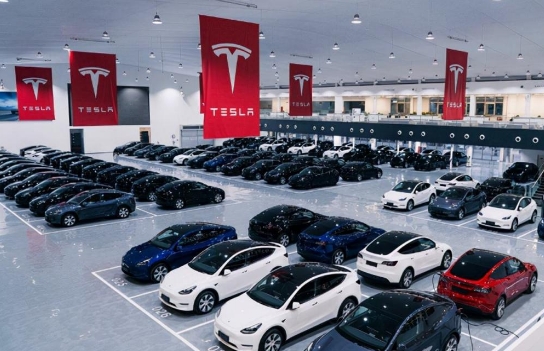 特斯拉降价，比亚迪涨价！新能源汽车价格何去何从？