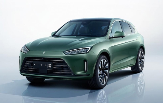 特斯拉降价，比亚迪涨价！新能源汽车价格何去何从？