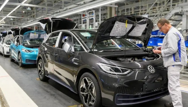 特斯拉击败大众汽车夺得2022年德国电动汽车销量冠军