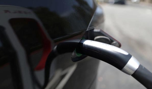 海外|2022年加州电动汽车销量占美国销量的40%，2035年禁售燃油车
