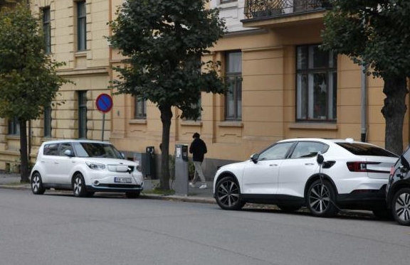 从国内到国外，看电动汽车“续航焦虑”怎么破