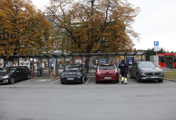 从国内到国外，看电动汽车“续航焦虑”怎么破