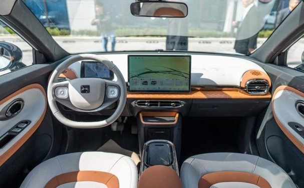 前脸致敬保时捷江淮EV3电动车实车亮相