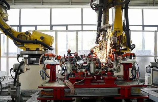 新征程·江淮行丨安徽六安：链上新能源汽车老区驶入“快车道”