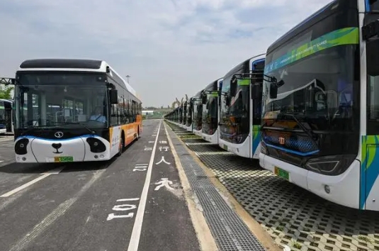 15个城市获批试点，公共领域车辆全面电动化提速为新能源汽车发展加力