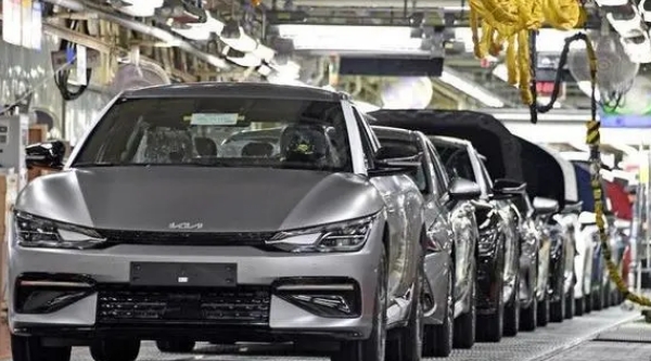 全球电动汽车销量增三成