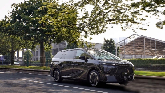 要活下去，只有苹果能救中国电动汽车