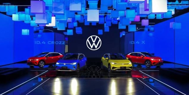 新能源汽车产业攀高创新升级