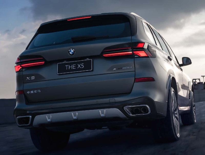 面向中国的改款BMWX5Li腿部空间增加13厘米