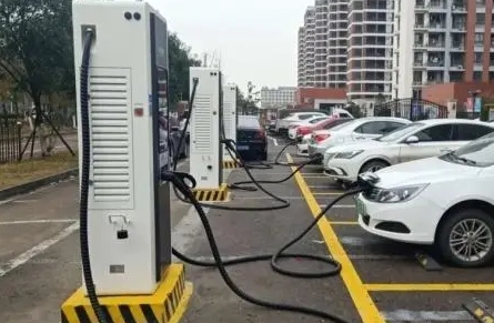 杭州优化新能源汽车基建规划已建成充电设施26.8万个