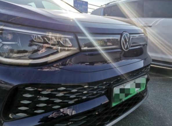 上汽大众纯电动汽车ID.6X2023款，外观简约，行驶有质感