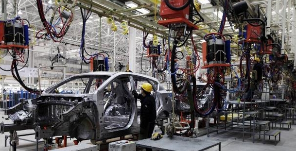 对中国纯电动汽车征40%关税，其他国家征税10%！网友：忘恩负义