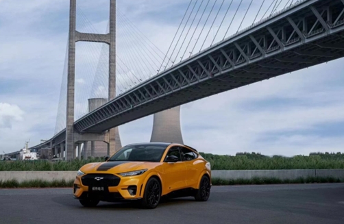 Ford建立全资磷酸铁锂电池工厂，进一步推动电动汽车发展