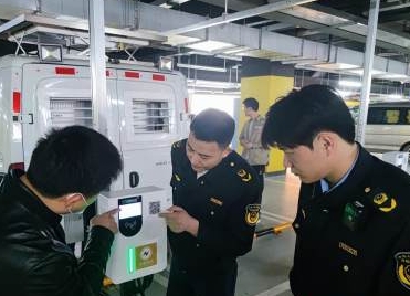 青海省西宁市市场监管局开展电动汽车充电桩计量监督检查