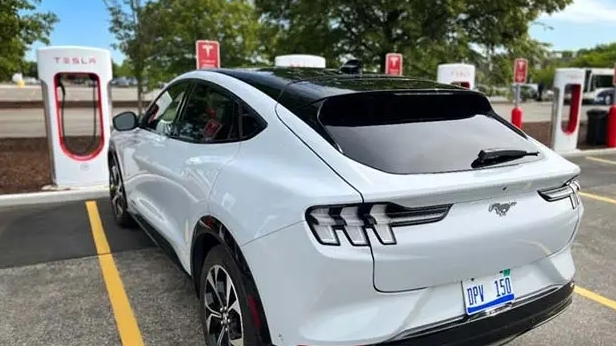 未来福特电动汽车将适配特斯拉充电端口