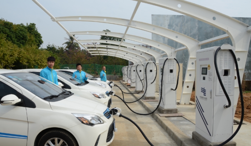 郑州新能源汽车及充电桩博览会启幕