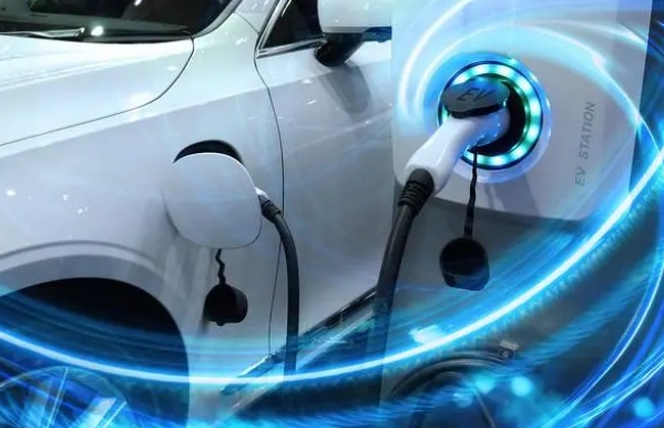 农村居民想买新能源车顾虑充电难！国常会部署加快充电基础设施建设，支持新能源汽车下乡