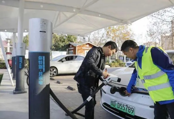 国常会：适度超前建设充电基础设施，更好支持新能源汽车下乡