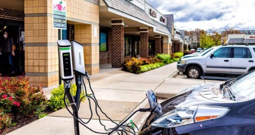 电动化不是万能药：美国汽车制造商喜欢的大型电动汽车资源消耗巨大