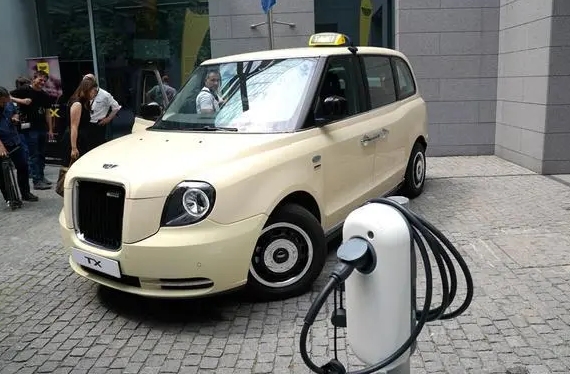 吉利据悉拟为伦敦电动汽车公司募集近10亿英镑资金寻求提振电动出租车生产