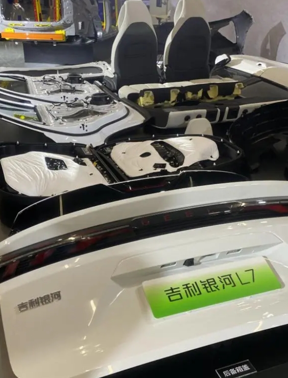 吉利造车“安全观”：掌握核心技术，才能把好新能源汽车安全命门