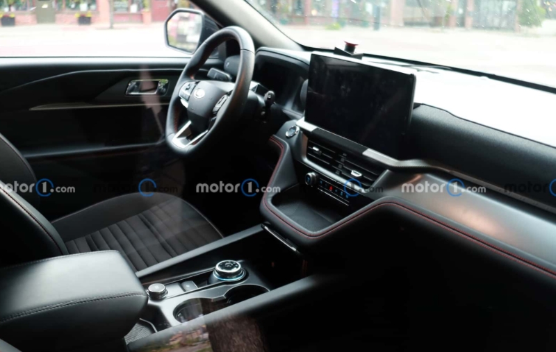 2024年,福特探险家在新的间谍照片中非正式地透露了迷彩在中国销售…