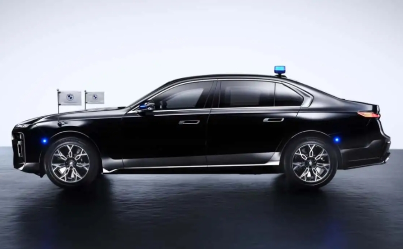 这是BMW首款采用全电动动力系统的Protection车型。