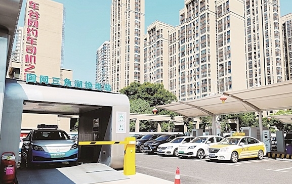 电动汽车3分钟换好电池武汉打造便利“换电服务圈”