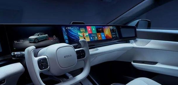 索尼和本田联手打造的电动汽车，被游戏机手柄操控进场