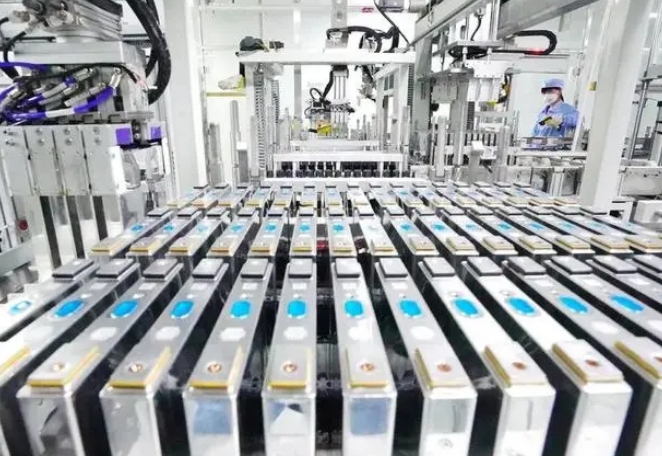 中国给全球电动汽车产业发展“加速”