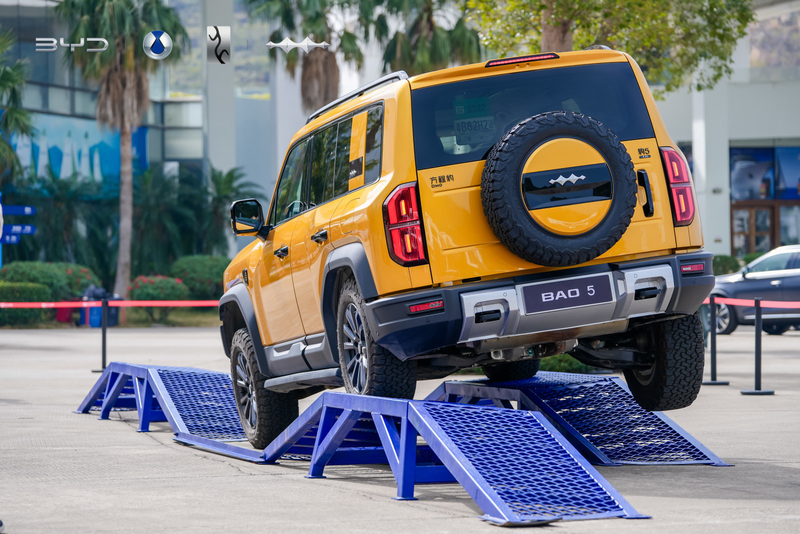 全球十五国主流媒体齐聚比亚迪 体验前沿技术与美学