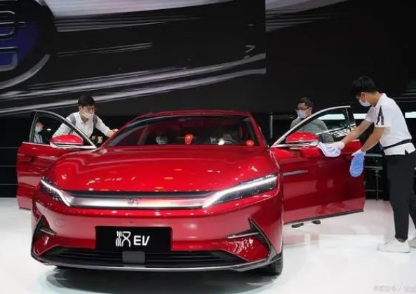 外媒：比亚迪超越特斯拉，成全球最大电动汽车制造商