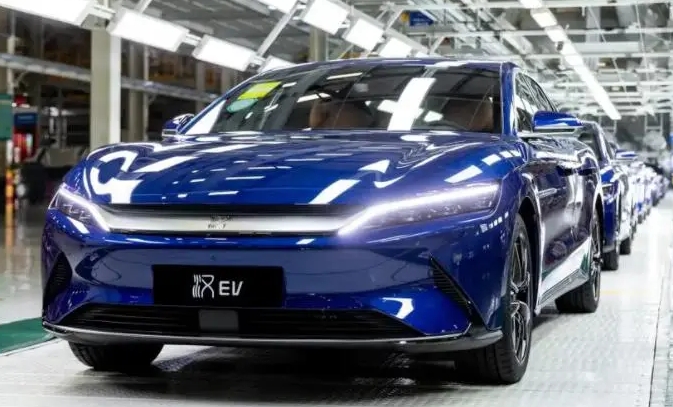 外媒：比亚迪超越特斯拉，成全球最大电动汽车制造商