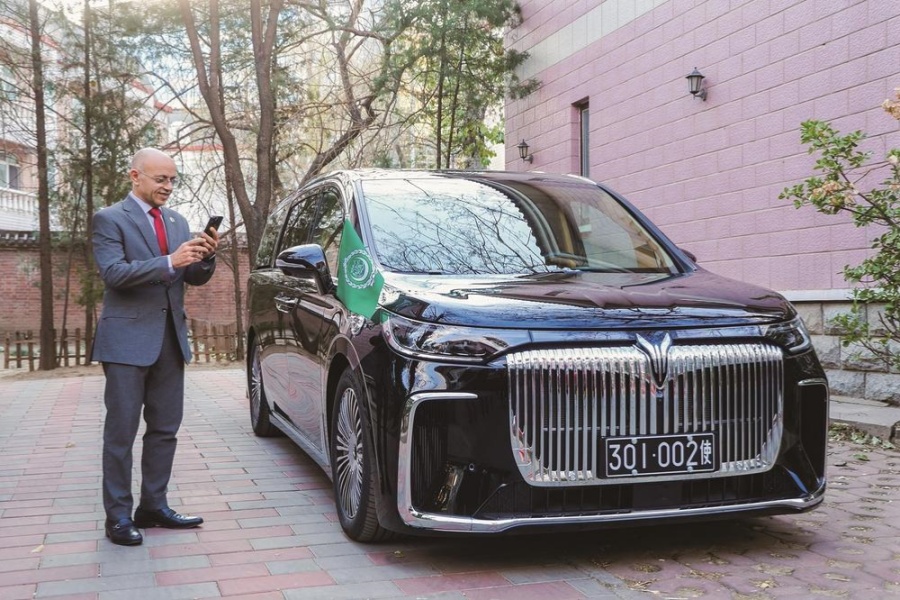 全新岚图梦想家成为阿盟驻华代表处官方用车