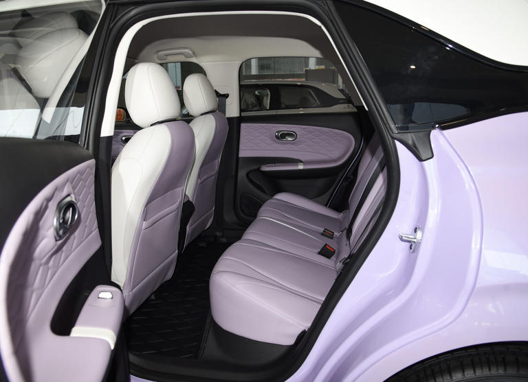 新能源“小车”东风纳米01走红，一个月卖出10016台，配无边框门，续航430km