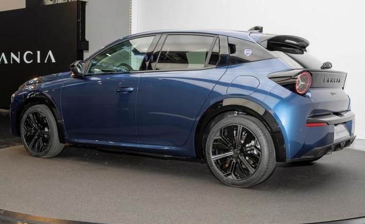 标致208同平台全新蓝旗亚Ypsilon首发