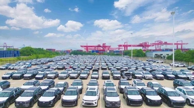 中国电动车出海竞争力太强美系两巨头车企被迫联手抵抗