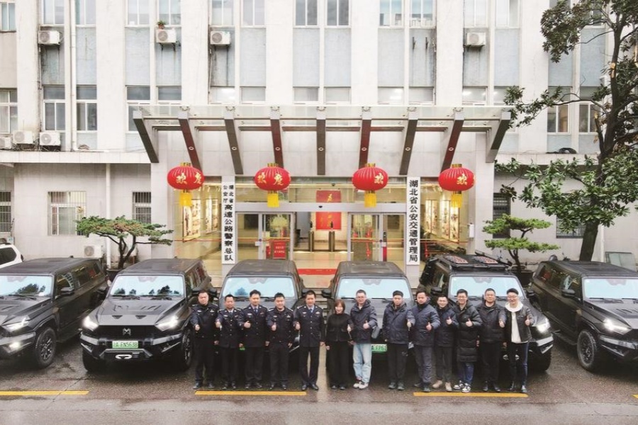 猛士917火速驰援湖北公安交警