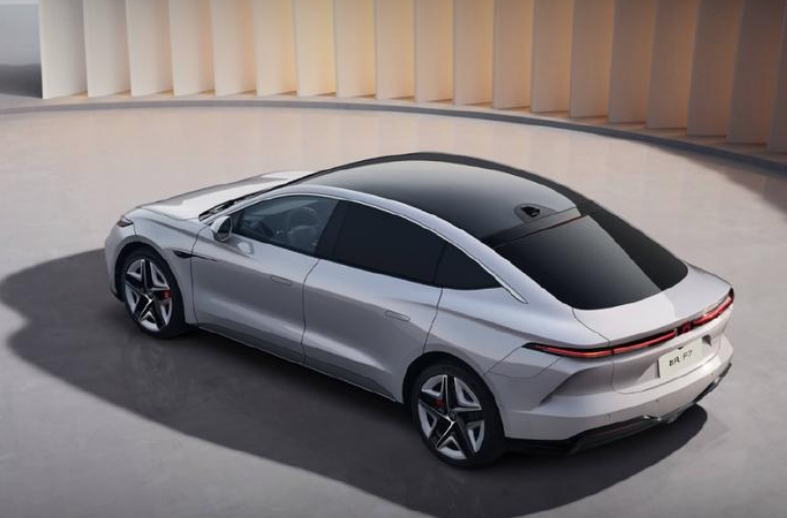 个个都是“卷王”！20-30万元四款中大型纯电轿车推荐