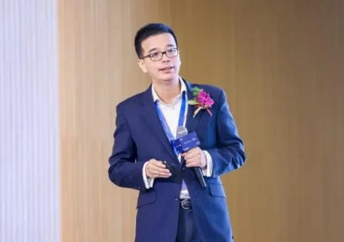 新能源市场迎来新增长点车企角逐混动赛道